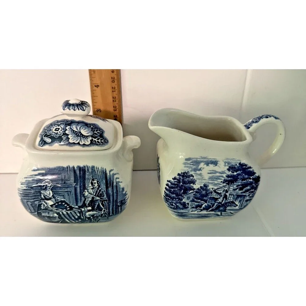 VTG Liberty Blue Creamer & Sugar Historic Colonial Scenes Paul Revere Betsy Ross